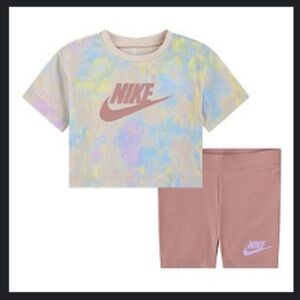 Nike Toddler Girls Graphic T-Shirt and Bike Short Set